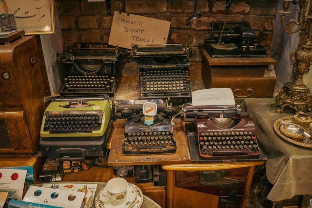 VINTAGE TYPEWRITERS FOR SALE