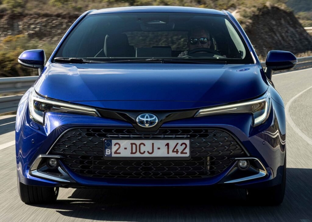 UNSEEN TOYOTA COROLLA PLAZA VAN CAMPAIGN
