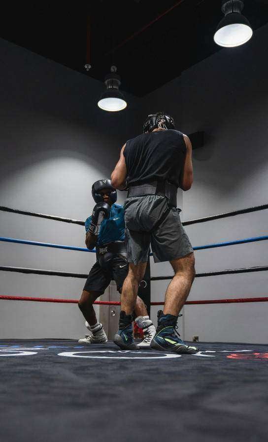 I'm a boxing trainer, offering private lessons